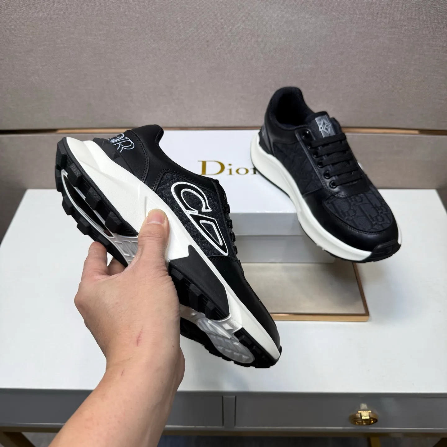 ⬛️Men's shoes💰p442 [Dior~] Men's casual shoes 2025z cabinet sales simultaneously 🔶Size: 38-44#️⃣ 🔷2 colors🔜The upper is made of multi-material splicing➕Mesh lining, comfortable and breathable, sole: original comfortable and wear-resistant outsole, ⚠️real thing📱photographed🎬real thing is better📢📢📢